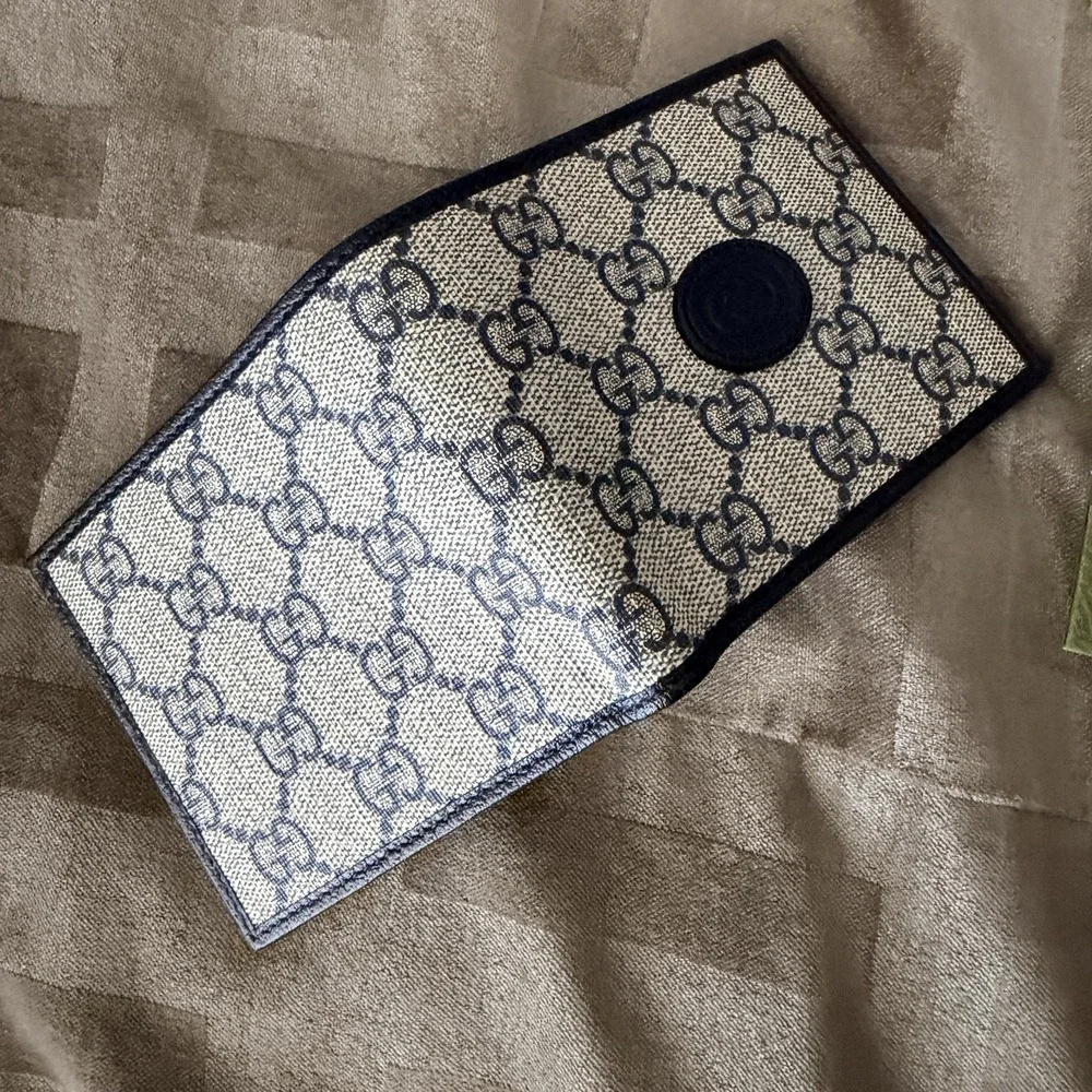 Gucci GG Supreme Navy Blue Beige Bifold Wallet NEW Box Dust Bag Ribbon Gift Set